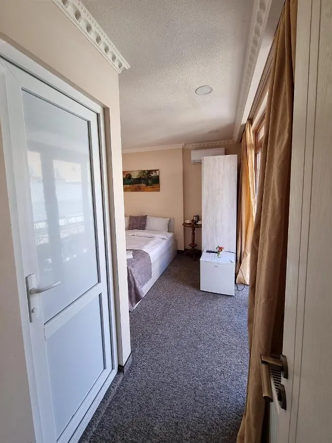 Rail Hotel Тбилиси 0*,
